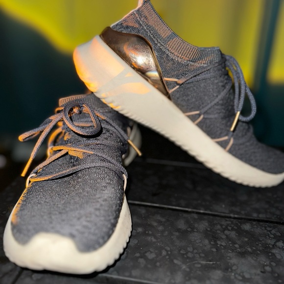 Adidas running shoes - Picture 4 of 7